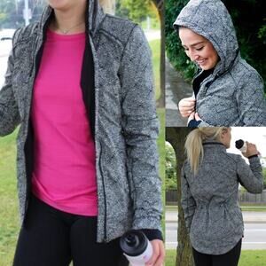 Lululemon Athletica Spring Forward Rain Jacket Hidden Hoodie Thumbholes Size 2
